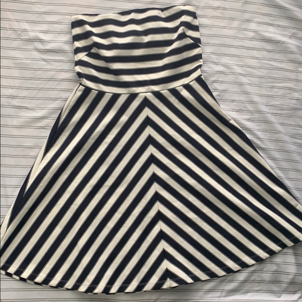 ✔️ The Limited Striped Strapless Dress ✔️